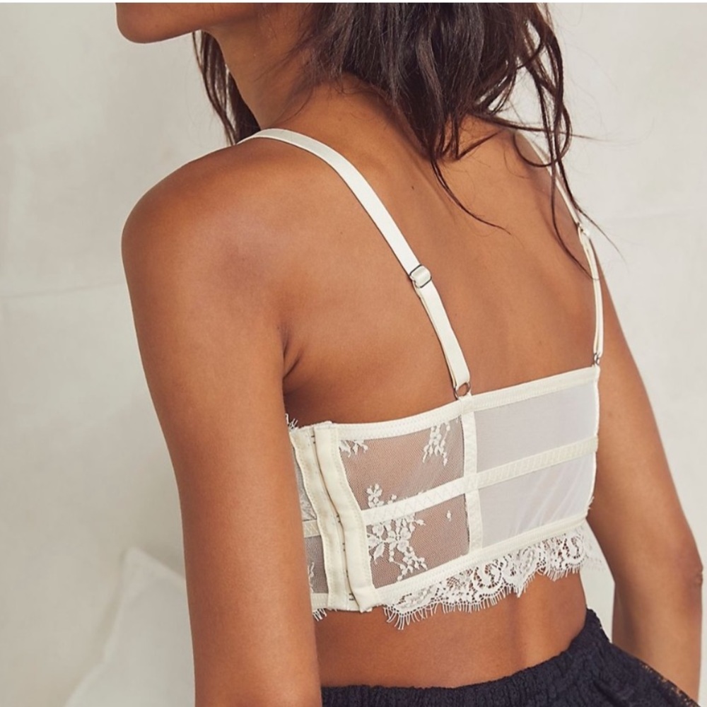 🛑SOLD🛑 NWT Free People Layer in Lace Bustier - Picture 2 of 2